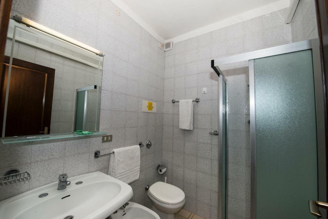 Appartamenti Gianni Torri Del Benaco Cameră foto